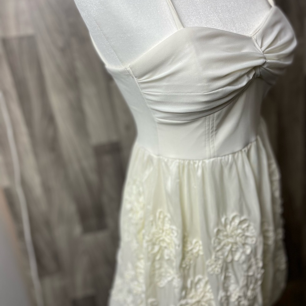 White Dress Mini